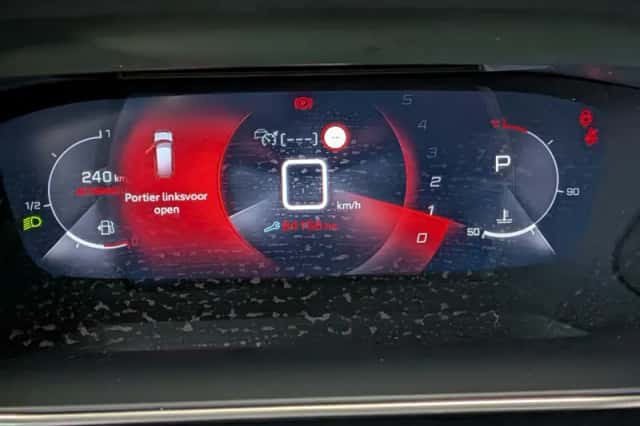 Peugeot 2008 (2022) thumbnail 7