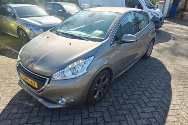 Peugeot 208 (2014) thumbnail 1
