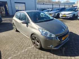 Peugeot 208 (2014) thumbnail 4