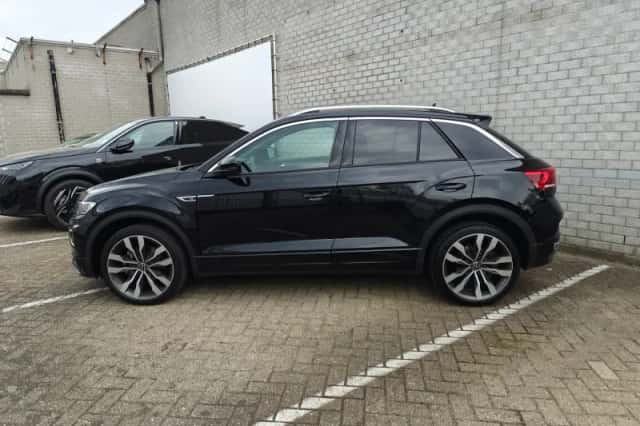 Volkswagen T-Roc (2021) thumbnail 2