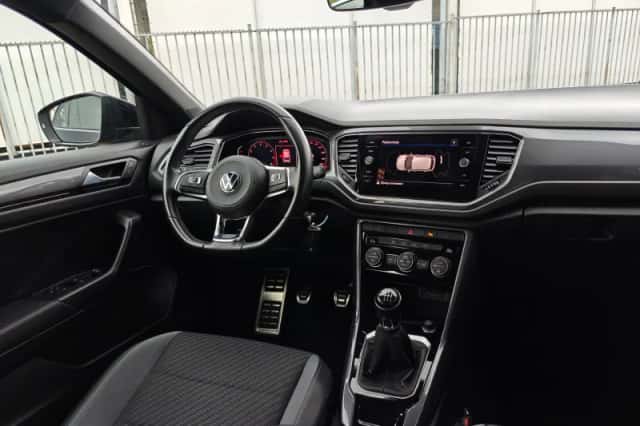 Volkswagen T-Roc (2021) thumbnail 4