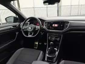 Volkswagen T-Roc (2021) thumbnail 4