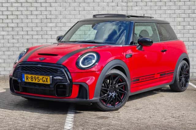 MINI Mini (2022) thumbnail 1