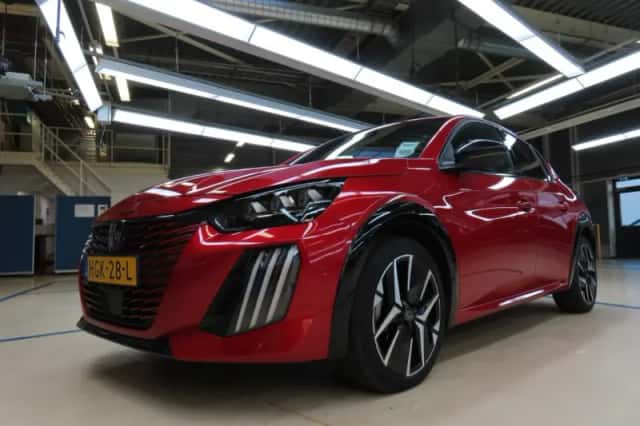 Peugeot 208 (2025) thumbnail 1
