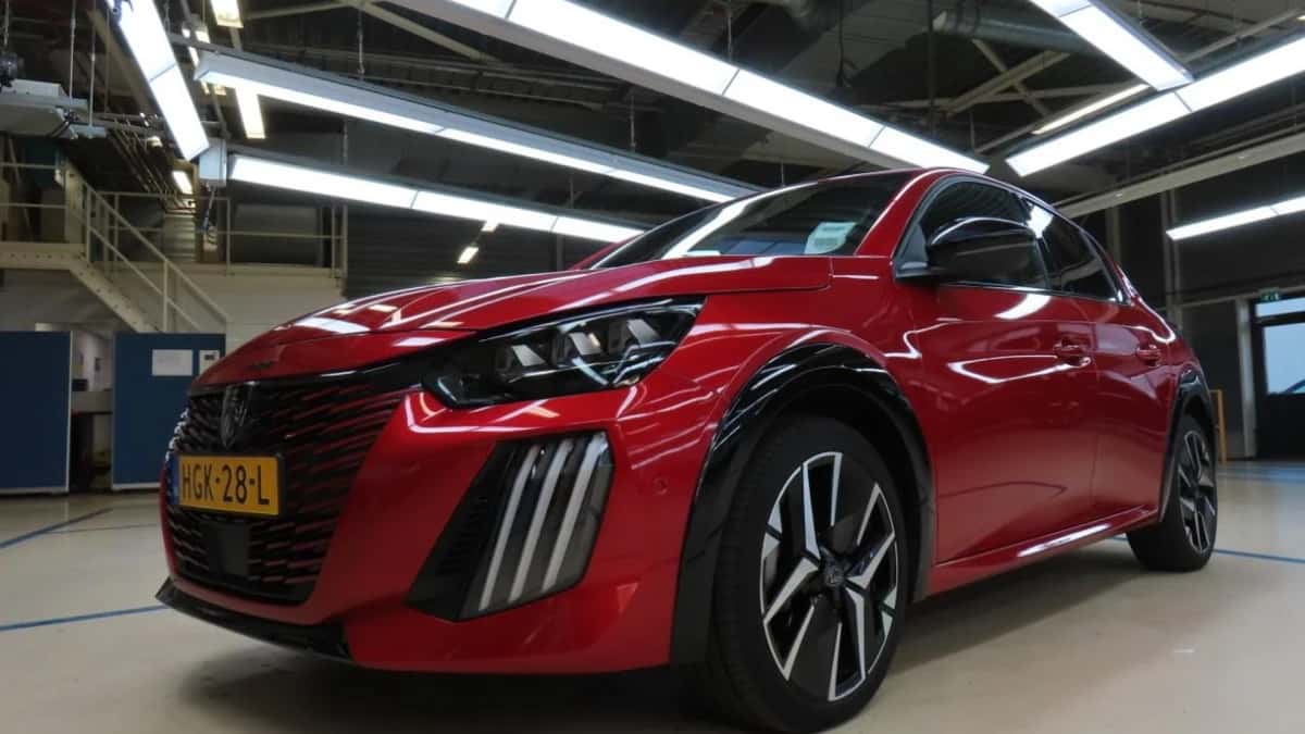 Peugeot 208 (2025) — foto 1