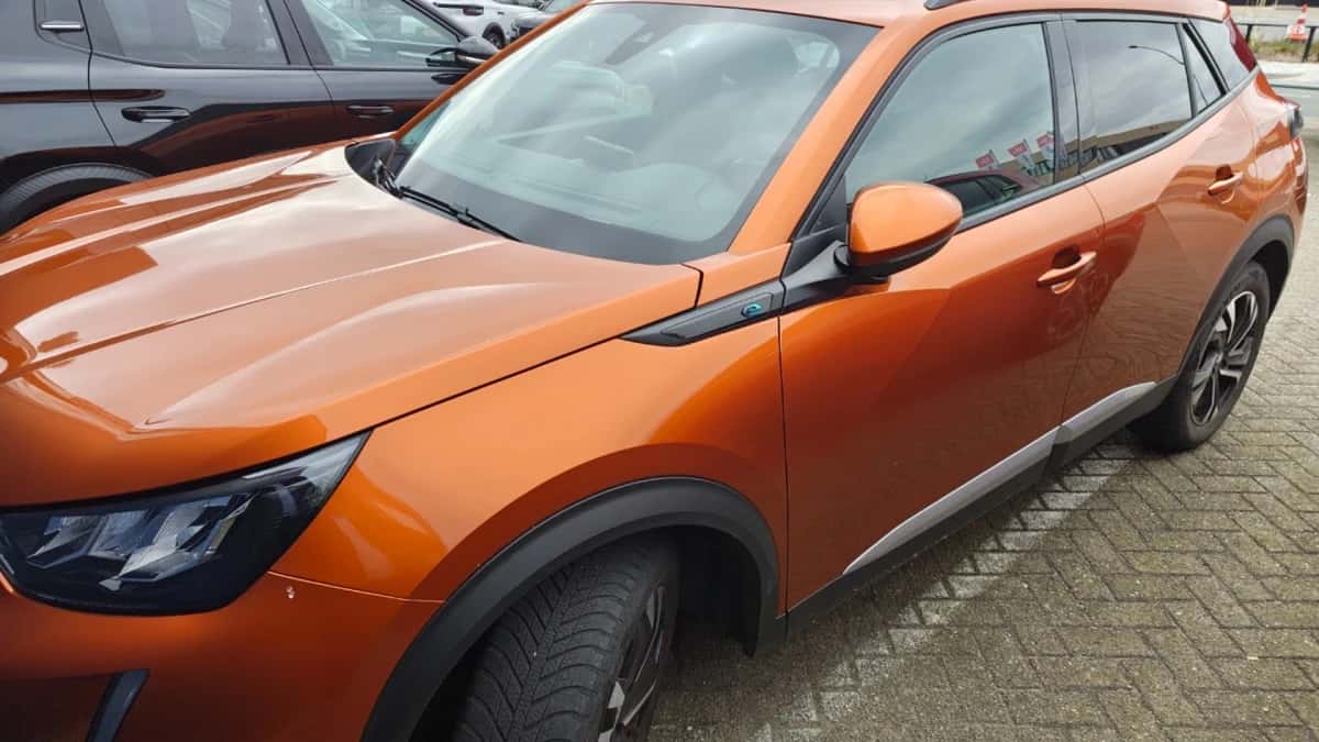 Peugeot e-2008 (2021) — foto 1