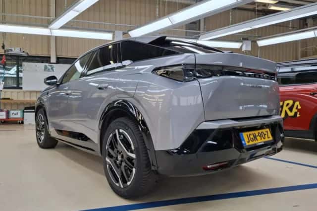 Peugeot e-3008 (2025) thumbnail 4