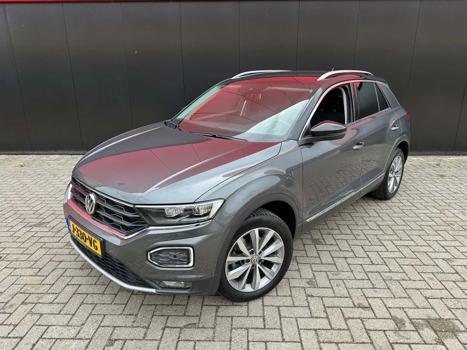 Volkswagen T-Roc (2020) — foto 1