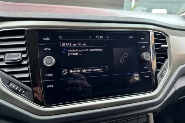Volkswagen T-Roc (2020) thumbnail 24