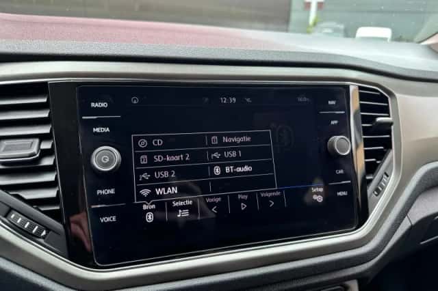 Volkswagen T-Roc (2020) thumbnail 25