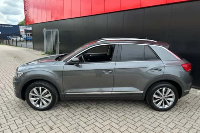 Volkswagen T-Roc (2020) thumbnail 6
