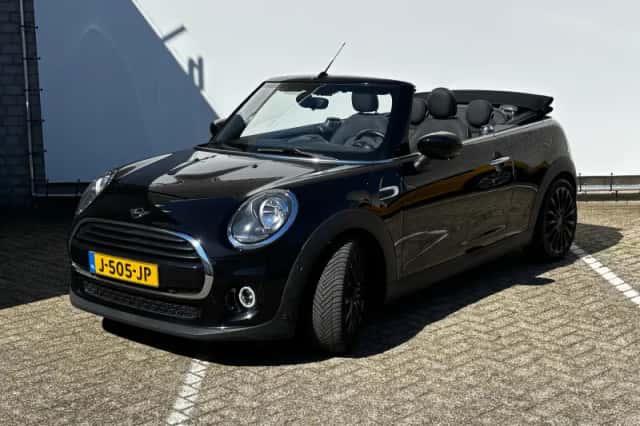 MINI Cabrio (2019) thumbnail 1