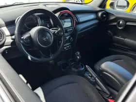 MINI Cabrio (2019) thumbnail 12