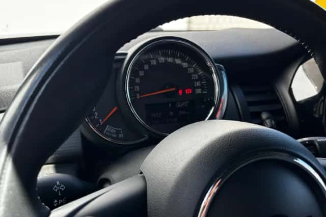 MINI Cabrio (2019) thumbnail 14