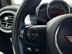 MINI Cabrio (2019) thumbnail 15