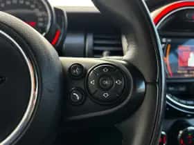 MINI Cabrio (2019) thumbnail 16