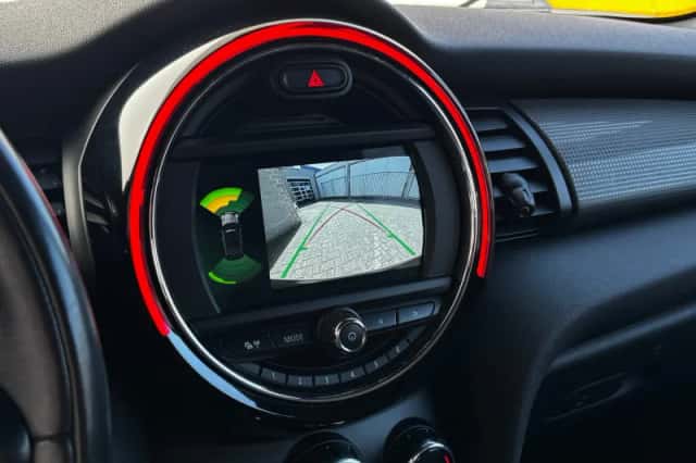 MINI Cabrio (2019) thumbnail 18