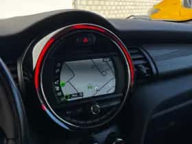MINI Cabrio (2019) thumbnail 19