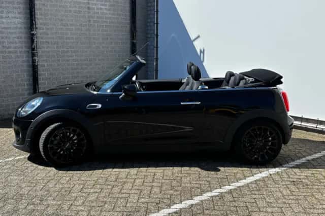 MINI Cabrio (2019) thumbnail 4