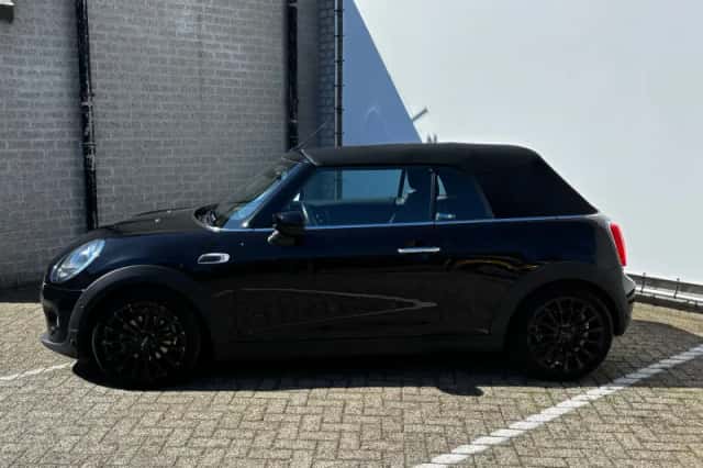 MINI Cabrio (2019) thumbnail 5