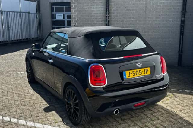 MINI Cabrio (2019) thumbnail 6
