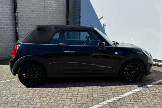 MINI Cabrio (2019) thumbnail 8