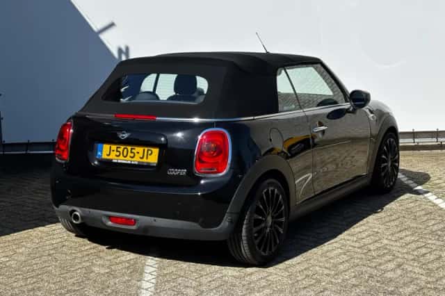 MINI Cabrio (2019) thumbnail 9