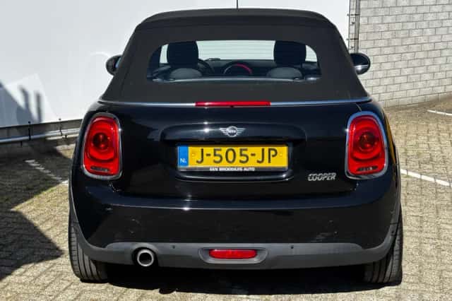 MINI Cabrio (2019) thumbnail 10