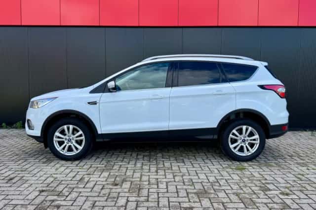 Ford Kuga (2019) thumbnail 5