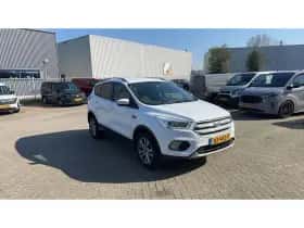 Ford Kuga (2019) thumbnail 5