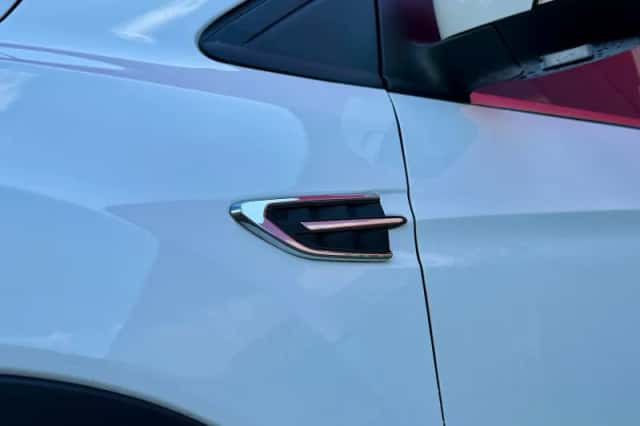 Ford Kuga (2019) thumbnail 6