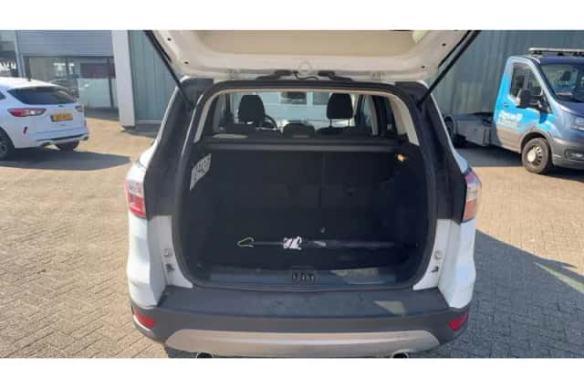 Ford Kuga (2019) thumbnail 10