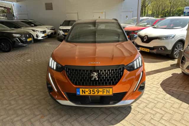 Peugeot 2008 (2021) thumbnail 2