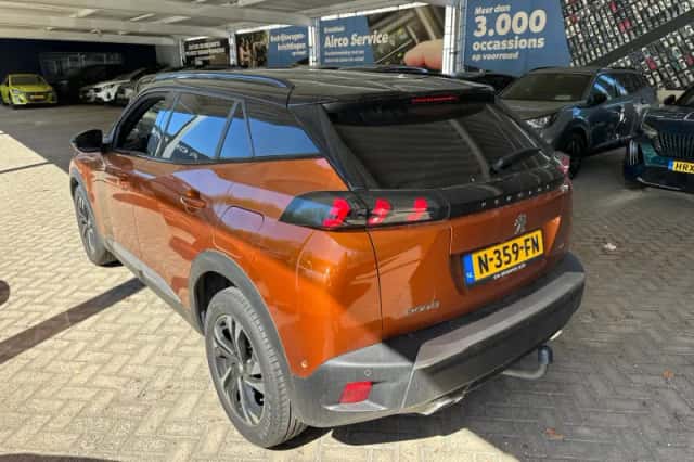 Peugeot 2008 (2021) thumbnail 4