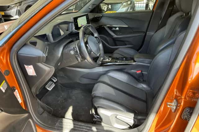 Peugeot 2008 (2021) thumbnail 5