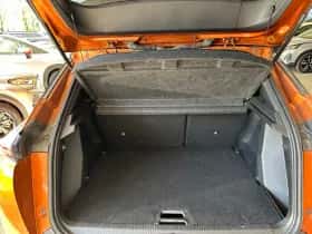 Peugeot 2008 (2021) thumbnail 9