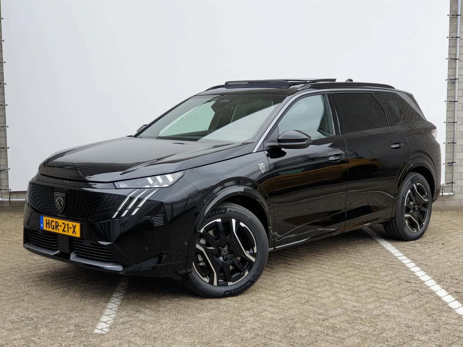 Peugeot E-5008 (2025) — foto 1