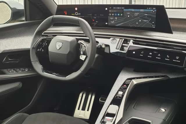 Peugeot E-5008 (2025) thumbnail 4