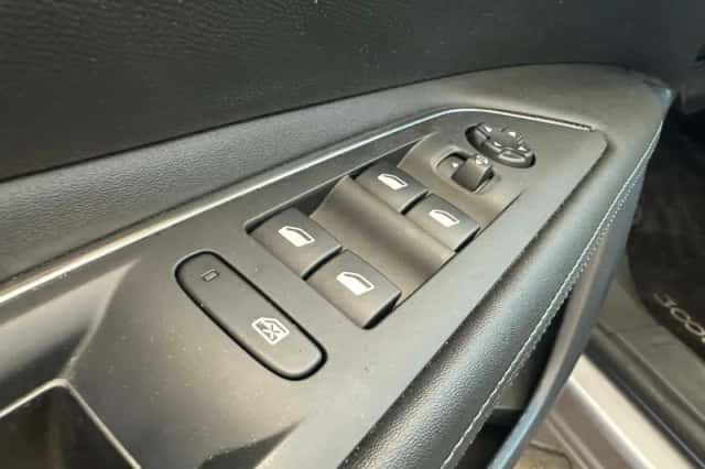 Peugeot 3008 (2021) thumbnail 17
