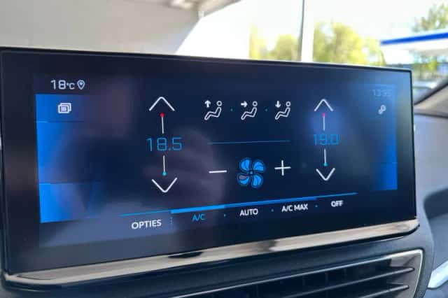 Peugeot 3008 (2021) thumbnail 20