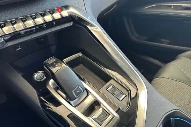 Peugeot 3008 (2021) thumbnail 22