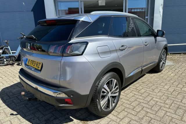 Peugeot 3008 (2021) thumbnail 8