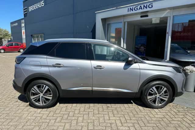 Peugeot 3008 (2021) thumbnail 9