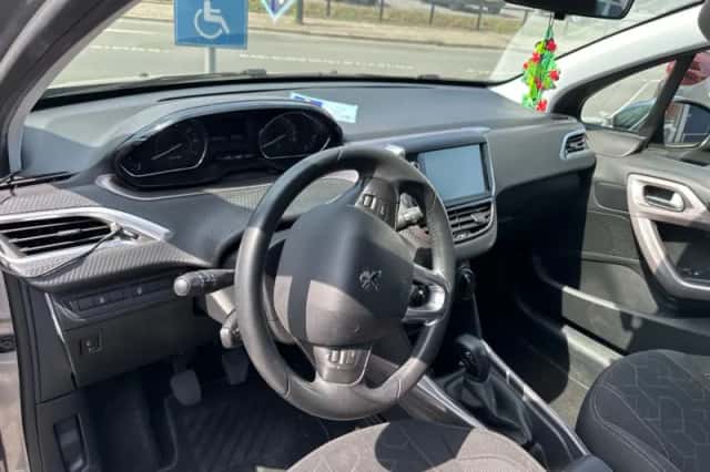 Peugeot 2008 (2014) thumbnail 5
