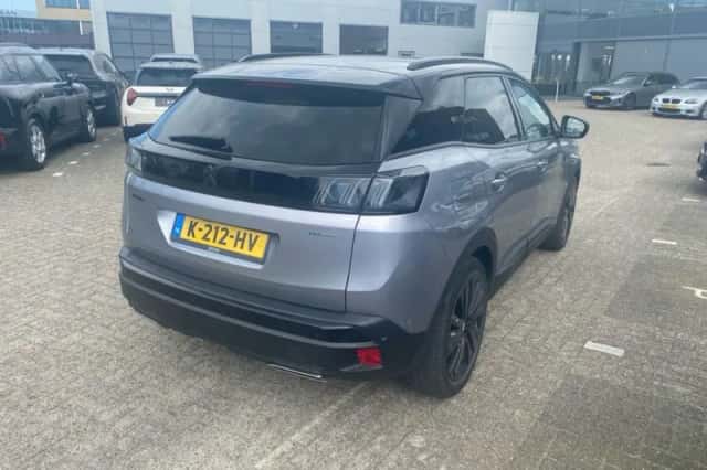 Peugeot 3008 (2021) thumbnail 4