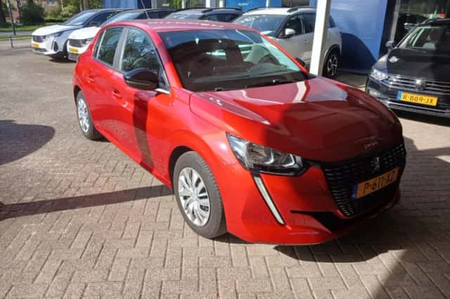 Peugeot 208 (2022) thumbnail 2