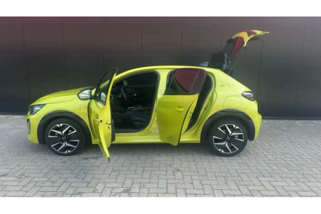 Peugeot 208 (2024) thumbnail 9