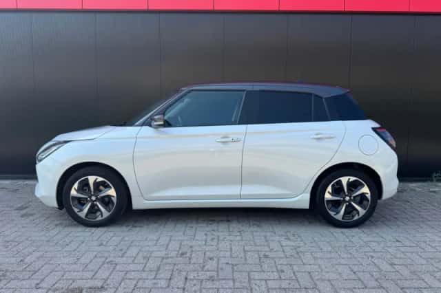 Suzuki Swift (2024) thumbnail 4