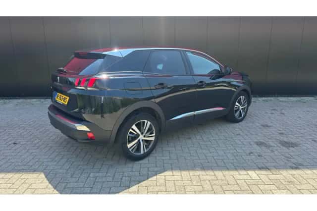 Peugeot 3008 (2022) thumbnail 6