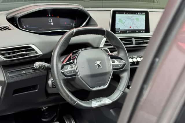 Peugeot 3008 (2019) thumbnail 2